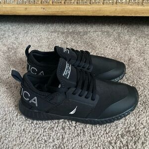 Nautica All-Black Casual Lace-Up Sneakers